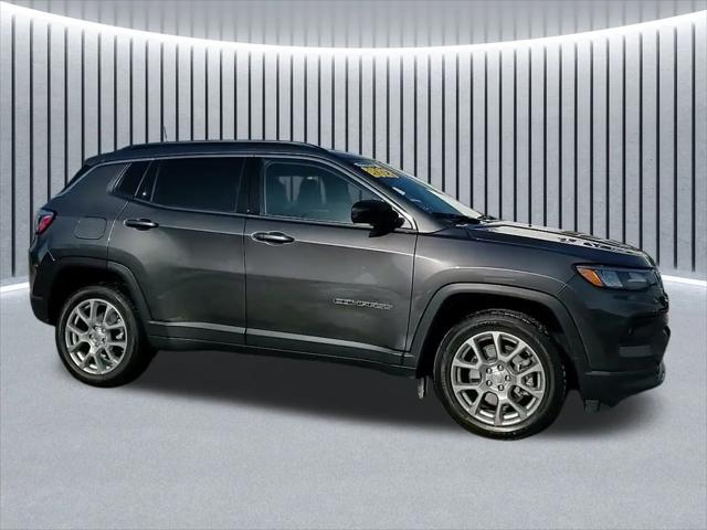 2023 Jeep Compass Latitude Lux FWD