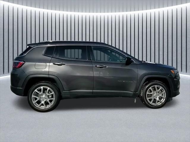 2023 Jeep Compass Latitude Lux FWD