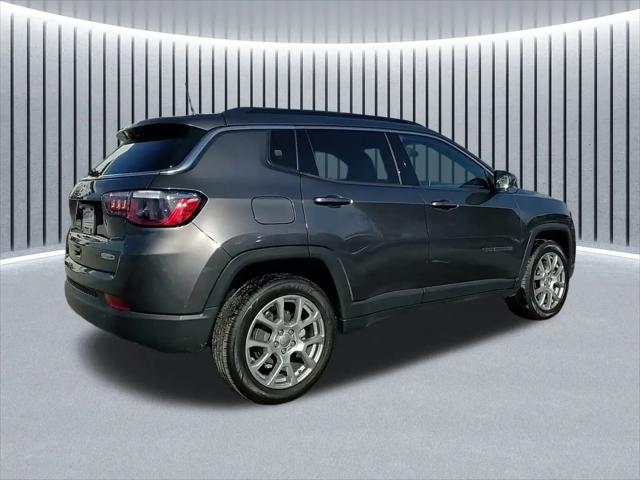 2023 Jeep Compass Latitude Lux FWD