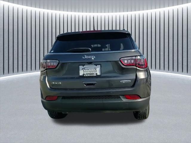 2023 Jeep Compass Latitude Lux FWD