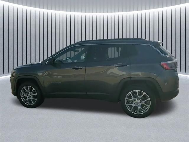 2023 Jeep Compass Latitude Lux FWD