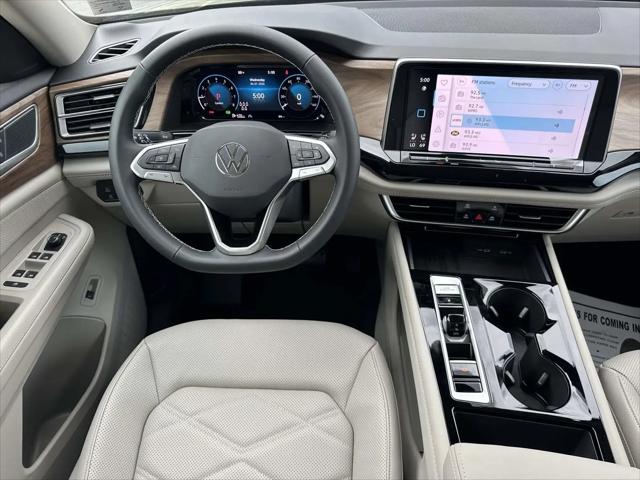 2026 Volkswagen Atlas SE with Technology