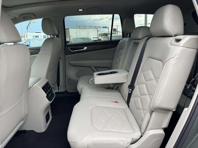 2026 Volkswagen Atlas SE with Technology