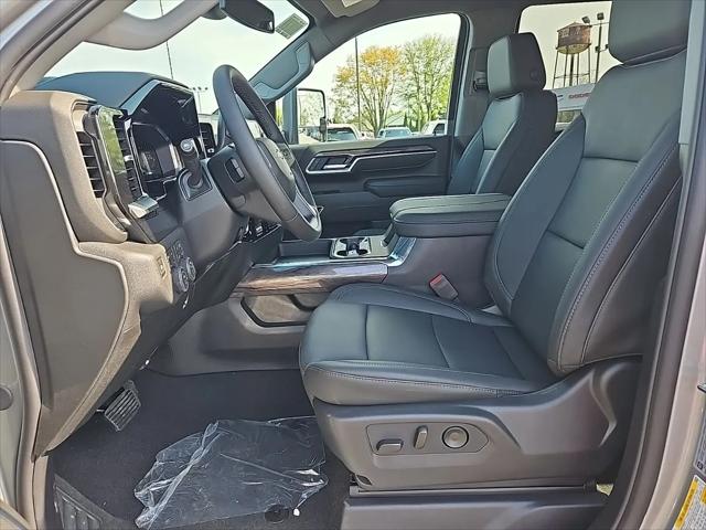 2026 Chevrolet Silverado 3500HD Crew Cab, Long Bed, LTZ Dual Rear Wheel, RWD