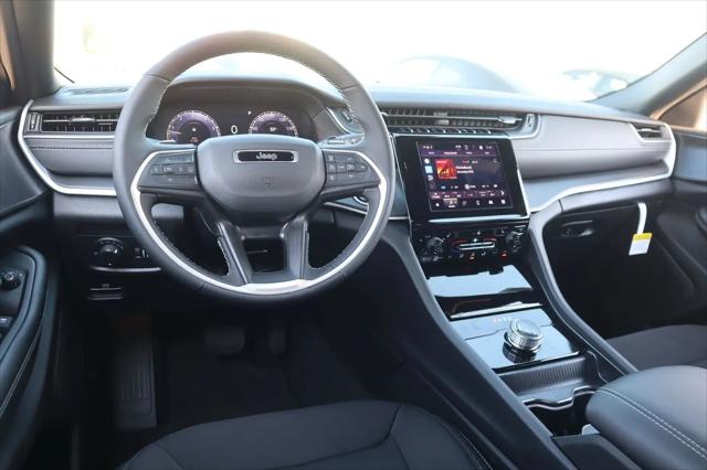 2026 Jeep Grand Cherokee L Altitude 4x4