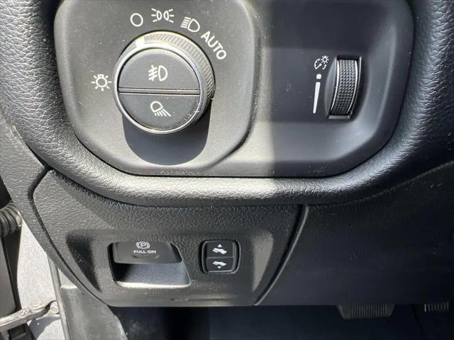 2021 Ram 1500 Big Horn Crew Cab 4x4 5'7" Box
