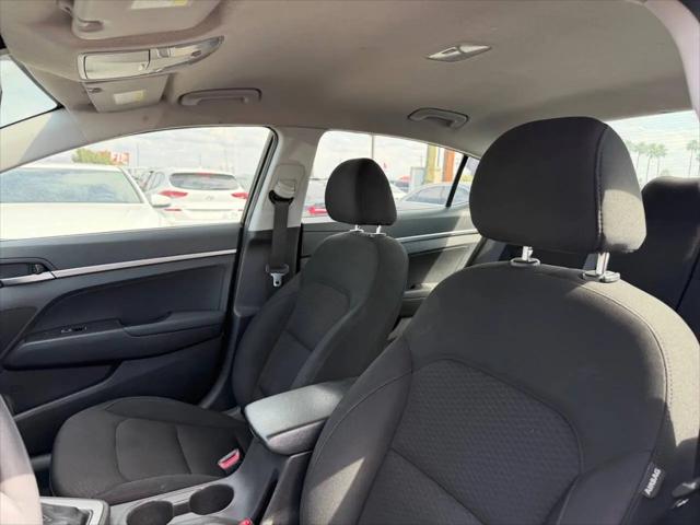 2020 Hyundai Elantra SE