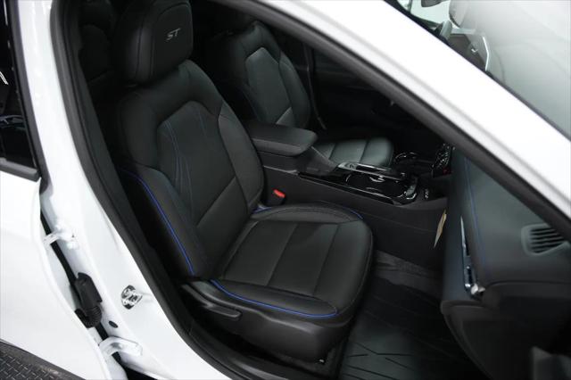 2026 Buick NV Sport Touring FWD