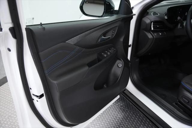 2026 Buick NV Sport Touring FWD