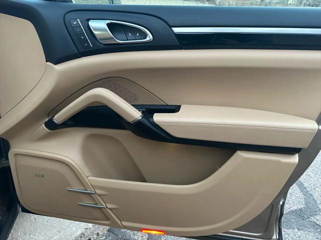 2017 Porsche Cayenne Base