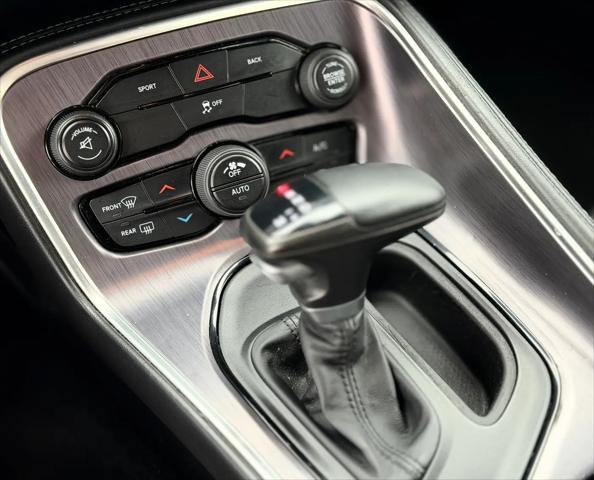 2015 Dodge Challenger SXT