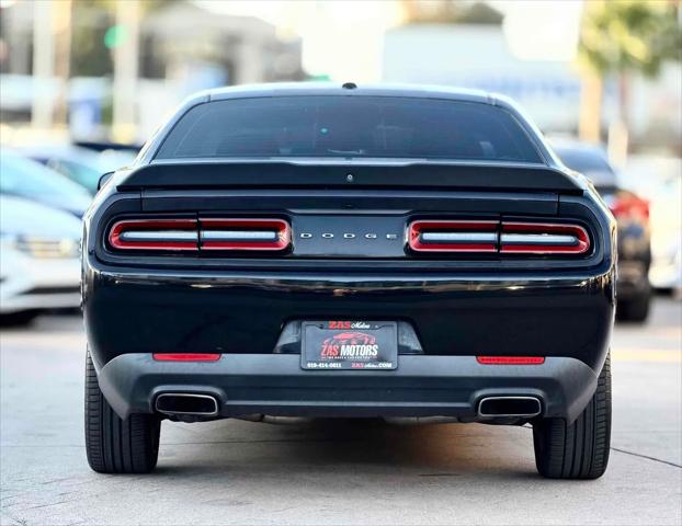 2017 Dodge Challenger SXT
