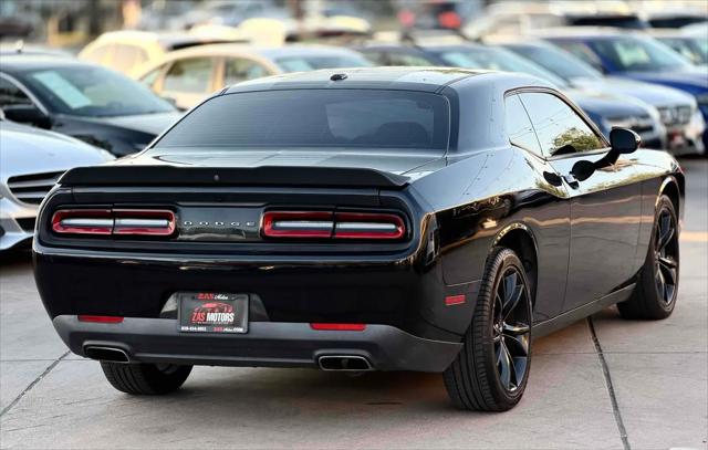 2017 Dodge Challenger SXT