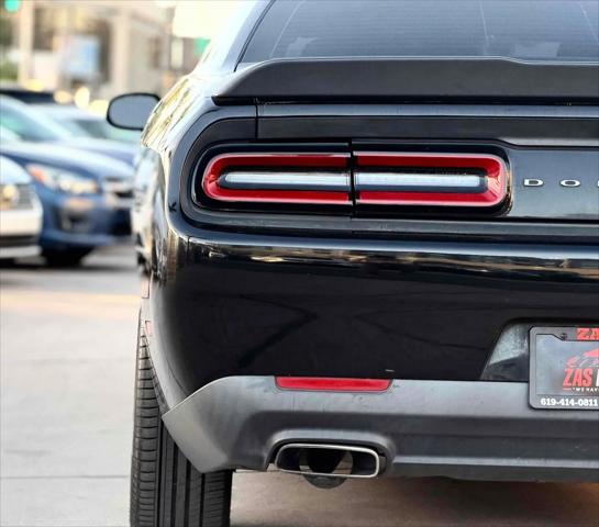 2017 Dodge Challenger SXT