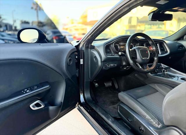2017 Dodge Challenger SXT