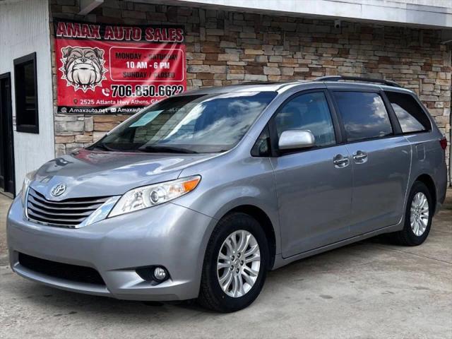 2017 Toyota Sienna XLE 8 Passenger