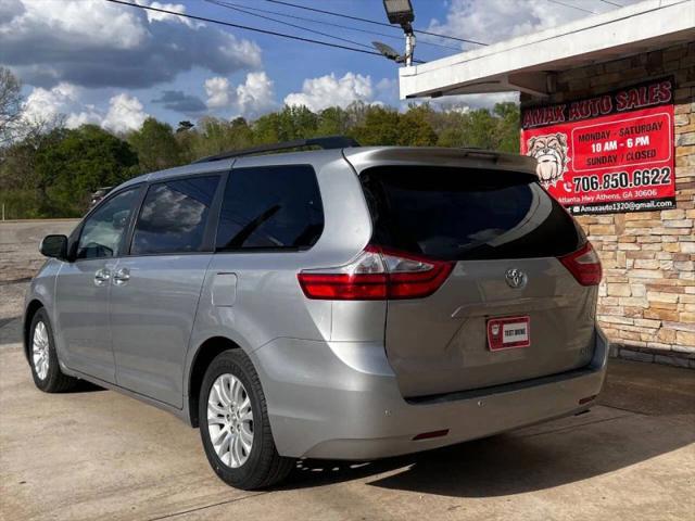 2017 Toyota Sienna XLE 8 Passenger