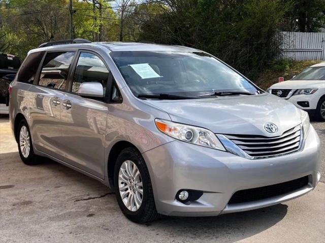 2017 Toyota Sienna XLE 8 Passenger