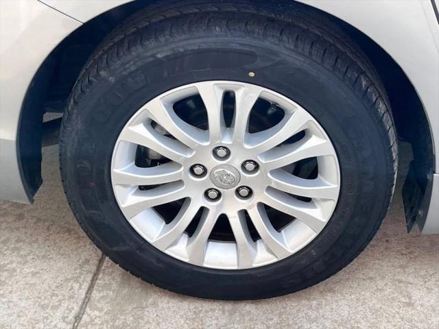 2017 Toyota Sienna XLE 8 Passenger