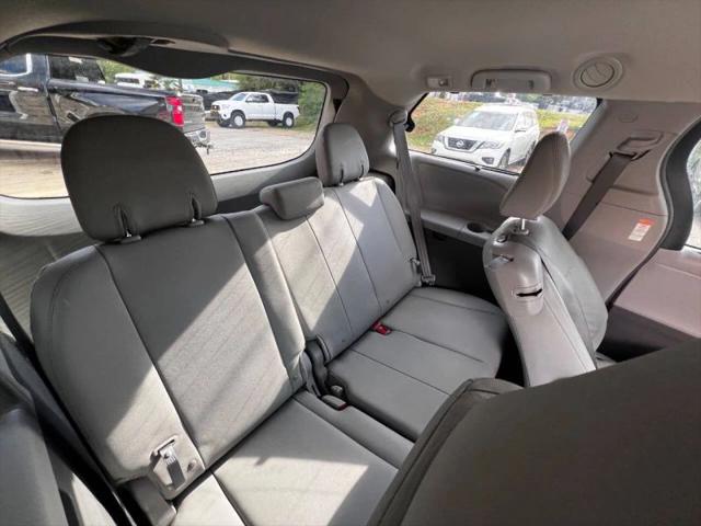 2017 Toyota Sienna XLE 8 Passenger