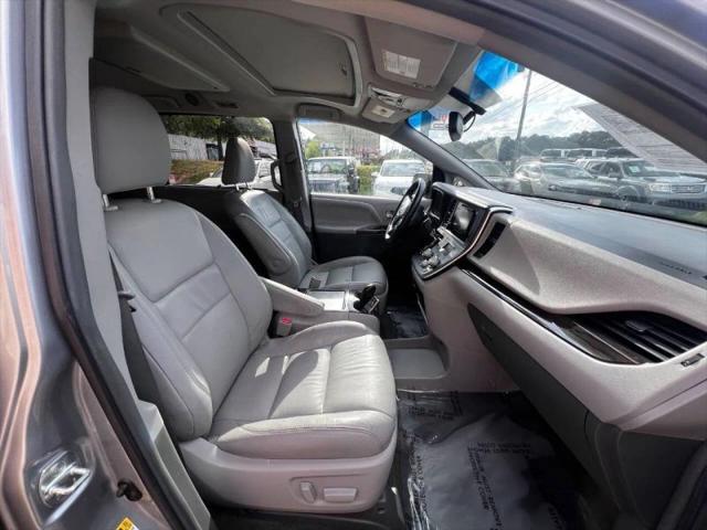 2017 Toyota Sienna XLE 8 Passenger
