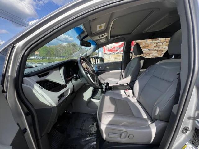 2017 Toyota Sienna XLE 8 Passenger