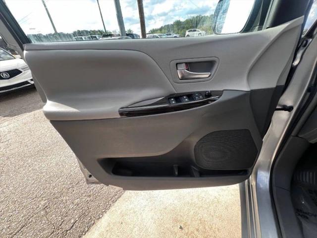 2017 Toyota Sienna XLE 8 Passenger