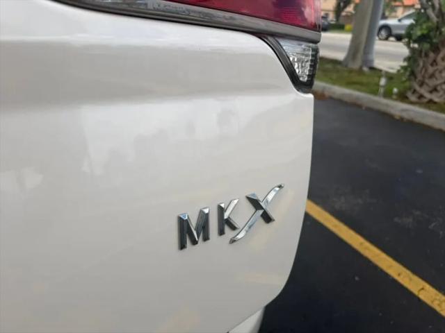 2015 Lincoln MKX Base