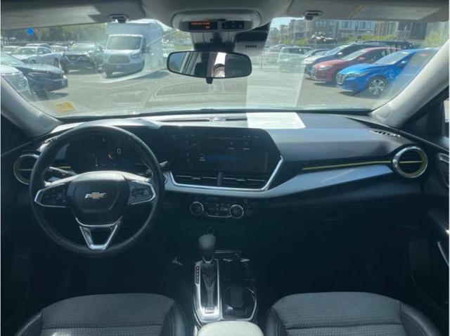 2024 Chevrolet Trax FWD LT