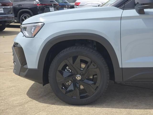 2026 Volkswagen Taos SE Black
