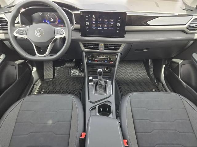 2026 Volkswagen Taos SE Black