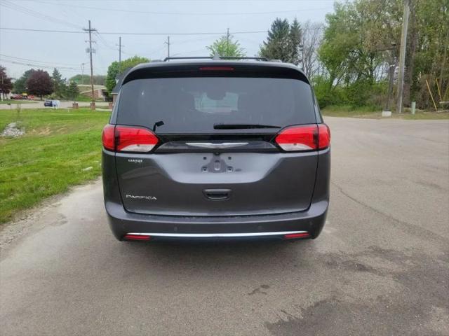 2017 Chrysler Pacifica Touring-L