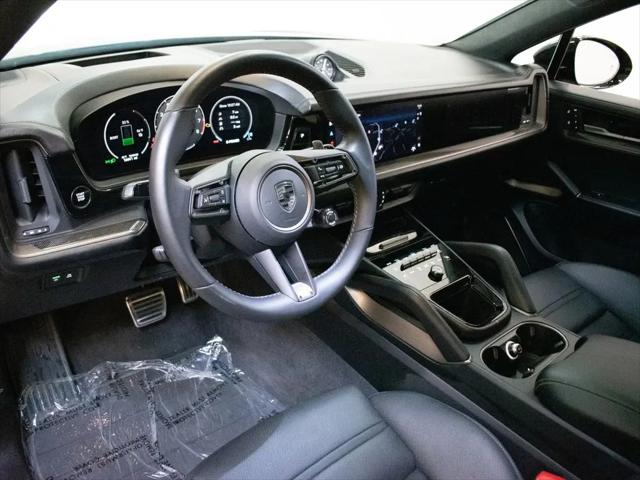 2025 Porsche Cayenne E-Hybrid Turbo