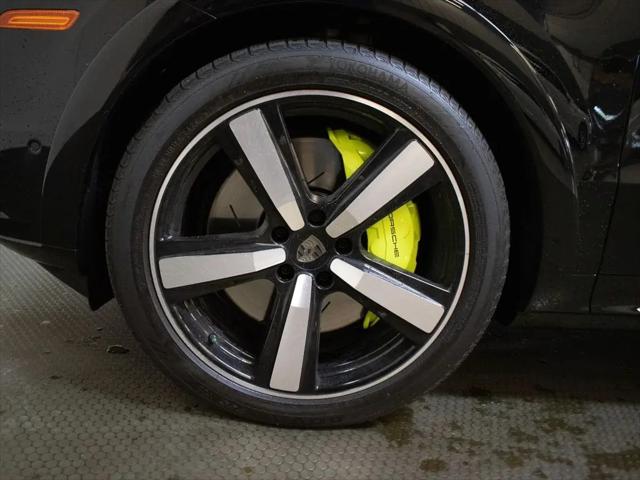 2025 Porsche Cayenne E-Hybrid Turbo