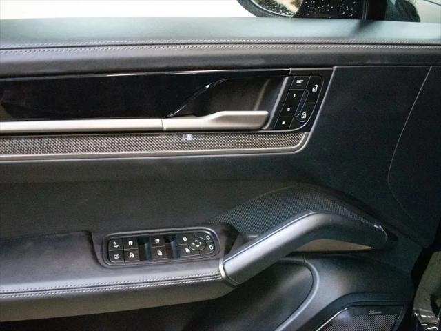 2025 Porsche Cayenne E-Hybrid Turbo