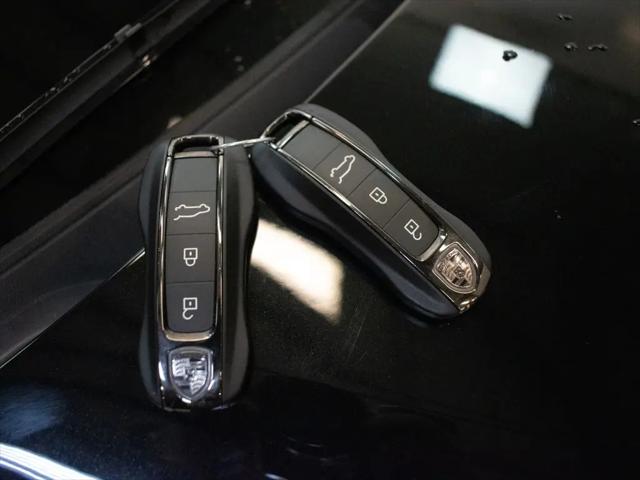 2025 Porsche Cayenne E-Hybrid Turbo