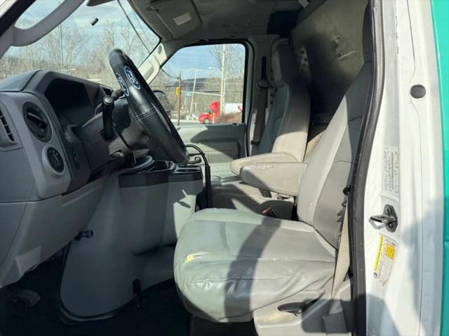 2011 Ford E-350 Super Duty Base