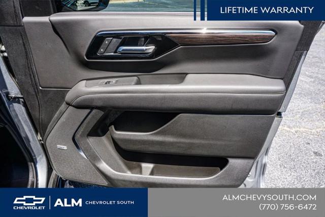 2025 Chevrolet Suburban 4WD Premier