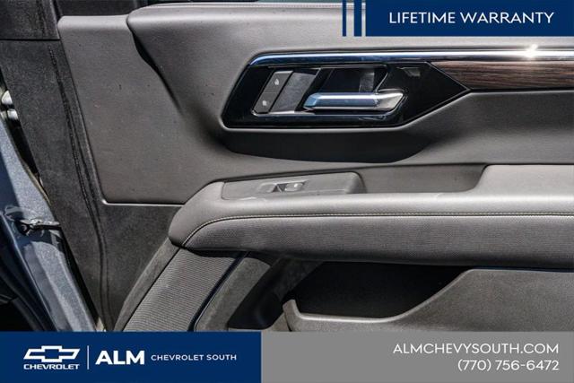 2025 Chevrolet Suburban 4WD Premier