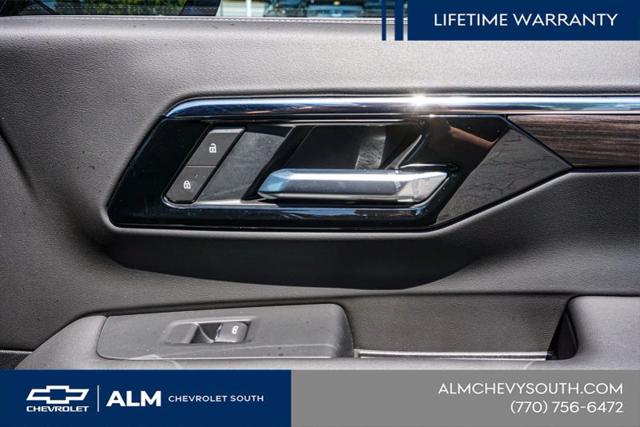 2025 Chevrolet Suburban 4WD Premier