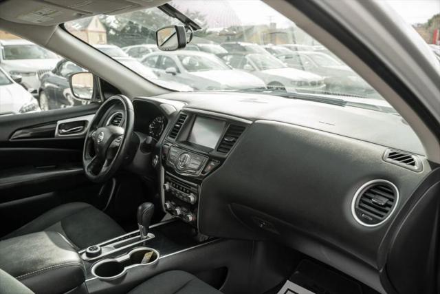 2019 Nissan Pathfinder SV