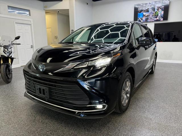 2023 Toyota Sienna XLE