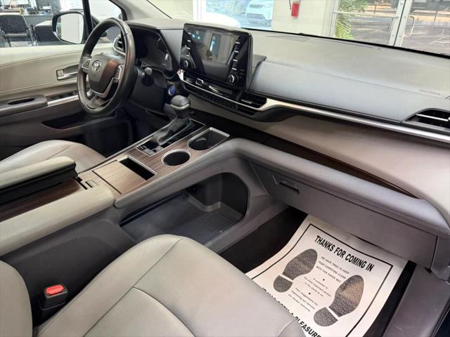 2023 Toyota Sienna XLE