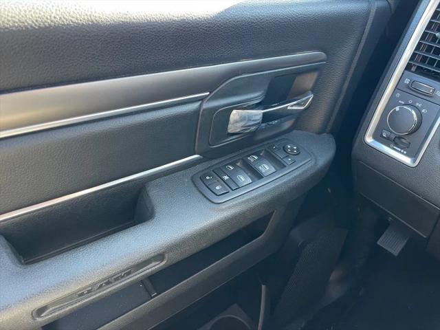 2024 Ram 1500 Classic Warlock Crew Cab 4x4 5'7" Box