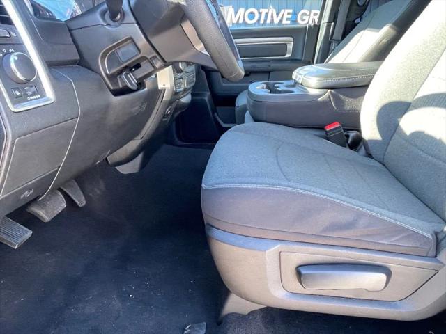 2024 Ram 1500 Classic Warlock Crew Cab 4x4 5'7" Box