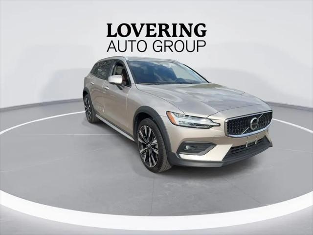 2025 Volvo V60 Cross Country Ultra, B5 AWD Gas (mild hybrid)