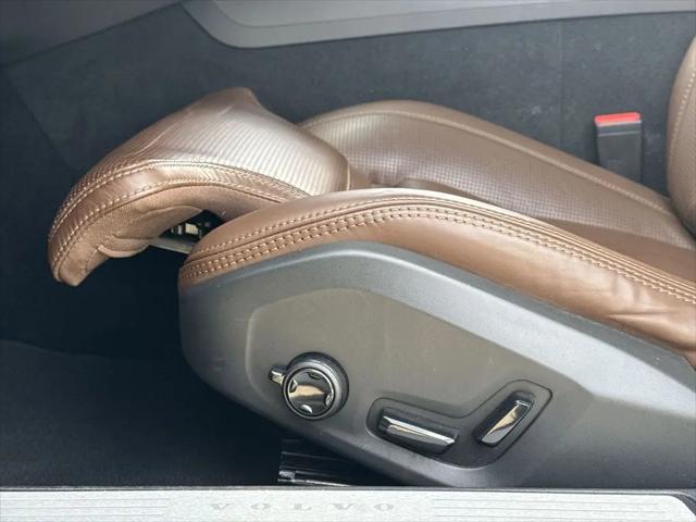 2025 Volvo V60 Cross Country Ultra, B5 AWD Gas (mild hybrid)