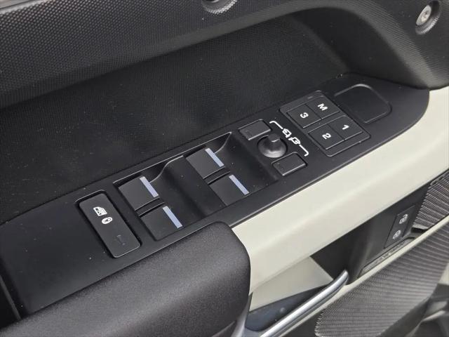2024 Land Rover Defender 110 P400 X-Dynamic SE