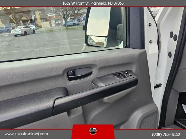 2016 Nissan 1500 S V6