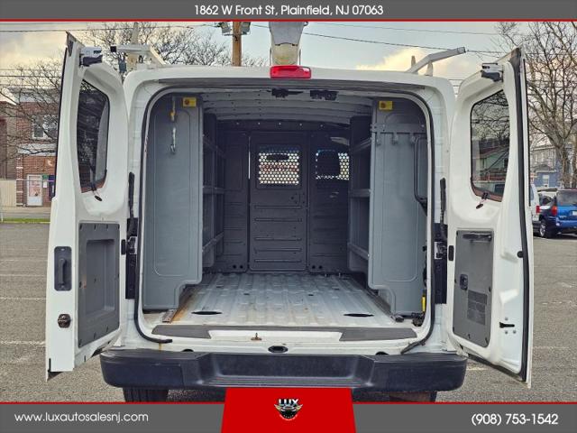 2016 Nissan 1500 S V6